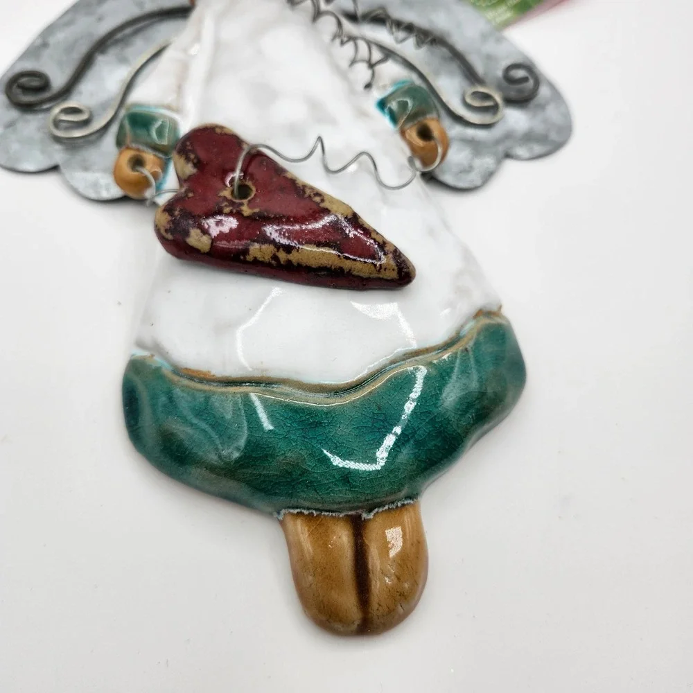 Santa's Workbench Ceramic Angel Metal Wings Heart Wall Decor 2002 NEW